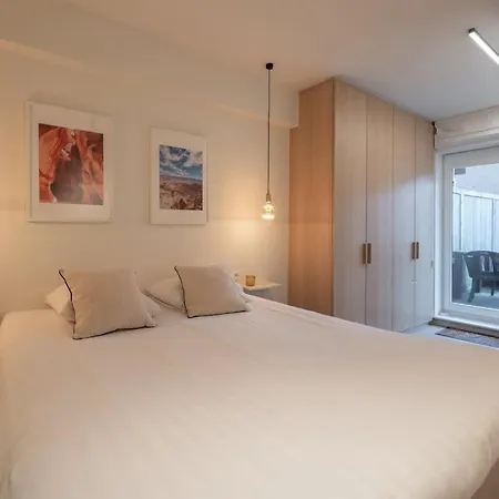 Stylish 3-bed With Private Terrace