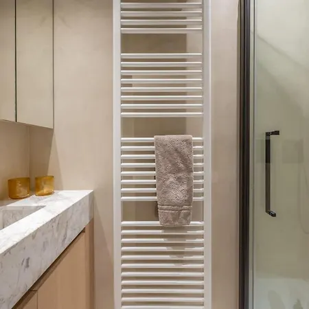 Apartamento Stylish 3-bed With Private Terrace