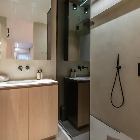 Stylish 3-bed With Private Terrace *