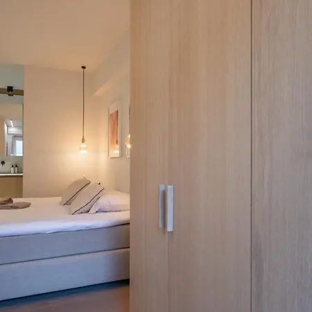 Stylish 3-bed With Private Terrace