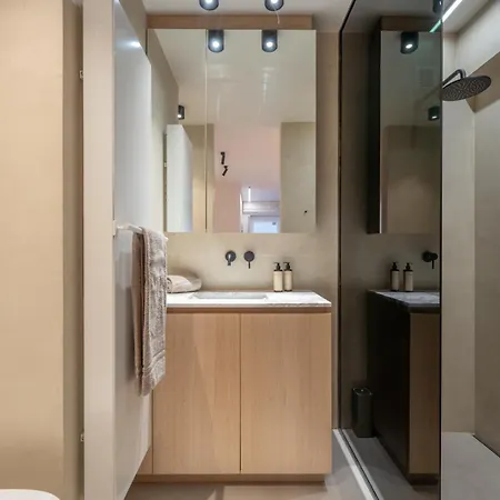 Stylish 3-bed With Private Terrace Apartamento *