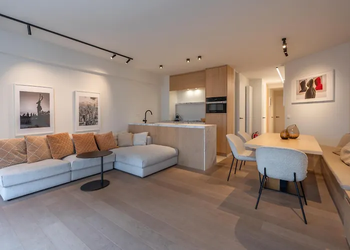 Apartment Stylish 3-bed With Private Terrace