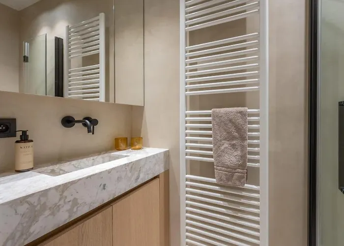 Apartamento Stylish 3-bed With Private Terrace *